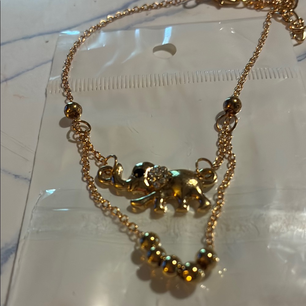 Elegant Gold colored Elephant ankle bracelet - Picture 3 of 4